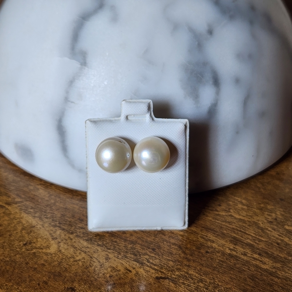 Pearl Stud Earrings Light Cream 13mm Gold Plated Sterling .925 Genuine Pearl - Picture 1 of 7